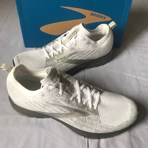 NEW Men’s Brooks Levitate 3 Running Shoes